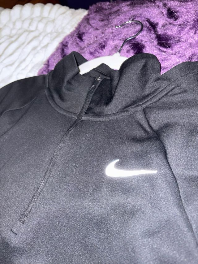 Sudadera deportiva Nike negra