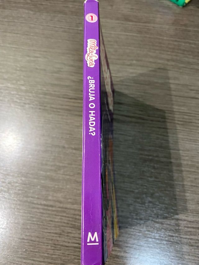 Mila & Luna. ¿Bruja o Hada?