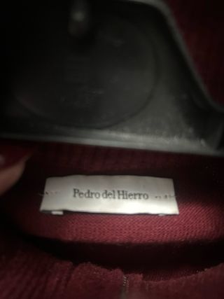 Jersey chico cremallera cuello alto burdeos