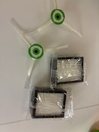 Robot Aspirador iRobot Roomba i3 con recambios.