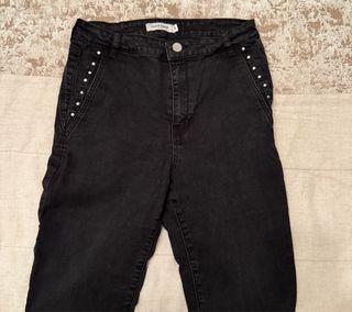 Pantalón pitillo Naf Naf negro