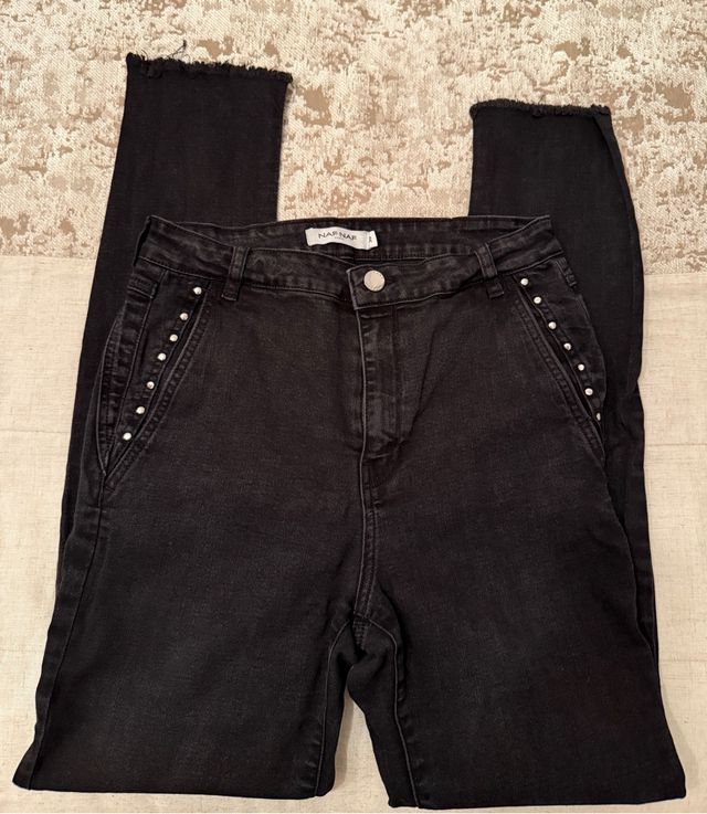 Pantalón pitillo Naf Naf negro