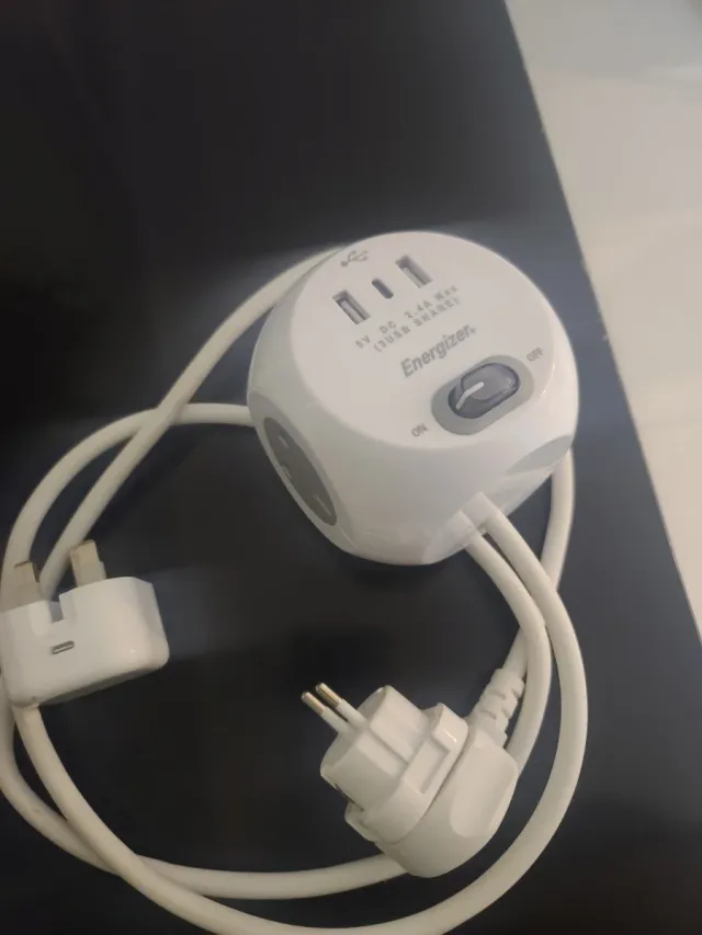 Adaptador Energizer con USB