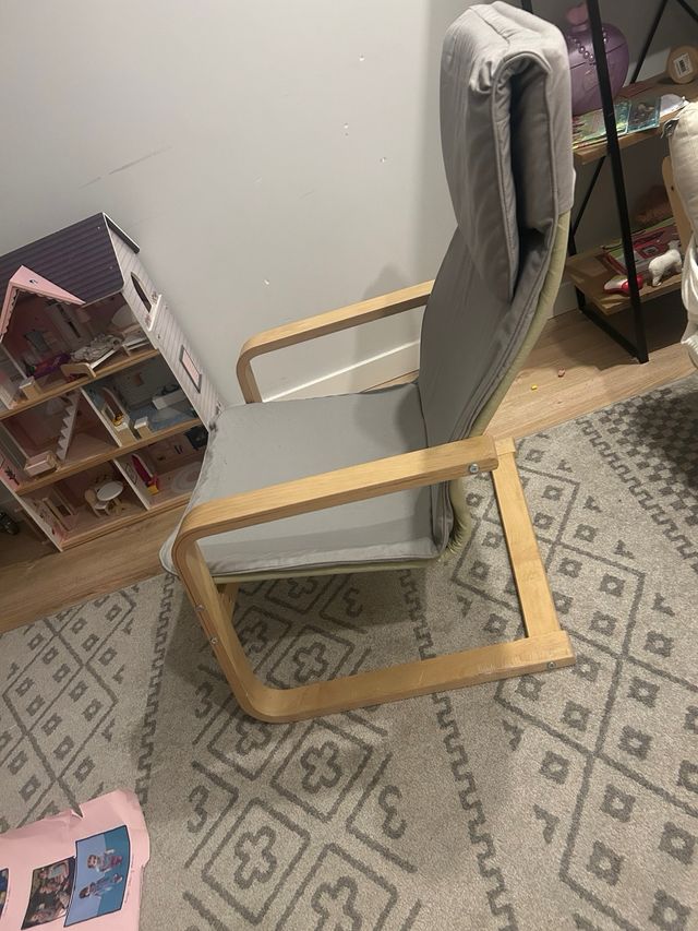 Silla Ikea Poang con funda gris