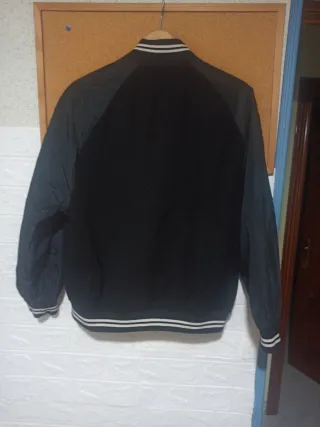 Chaqueta Bomber Negra con 'M'
