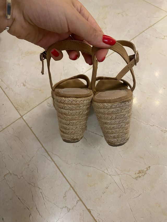 Cuñas beige paja talla 41 tacones