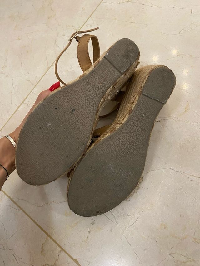 Cuñas beige paja talla 41 tacones