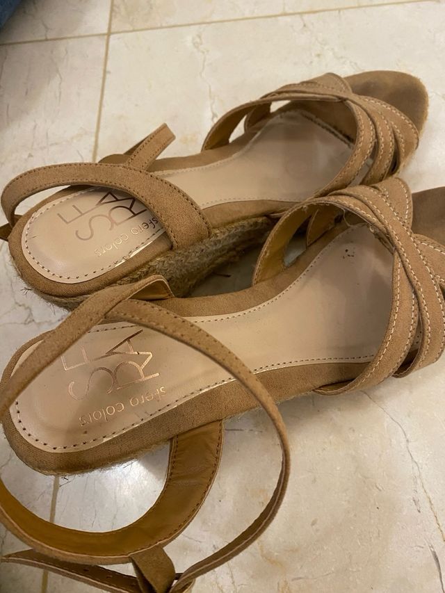 Cuñas beige paja talla 41 tacones