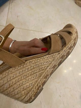 Cuñas beige paja talla 41 tacones 