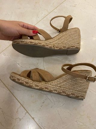 Cuñas beige paja talla 41 tacones 