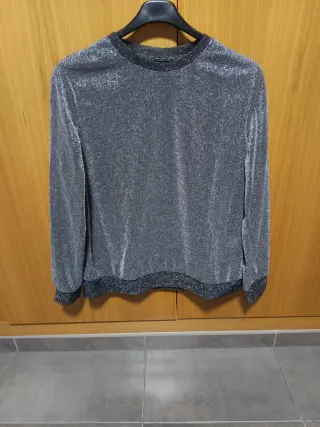 Jersey plateado tipo sudadera