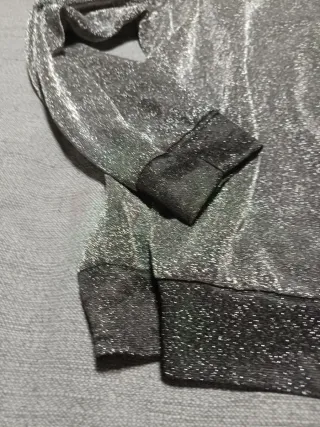 Jersey plateado tipo sudadera