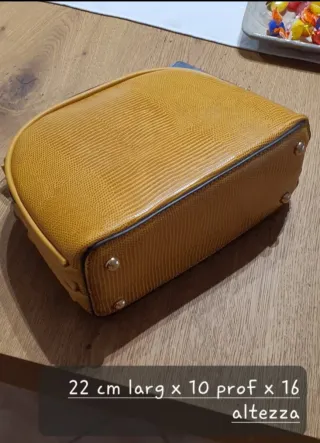 Borsetta tracolla giallo oro effetto pitone