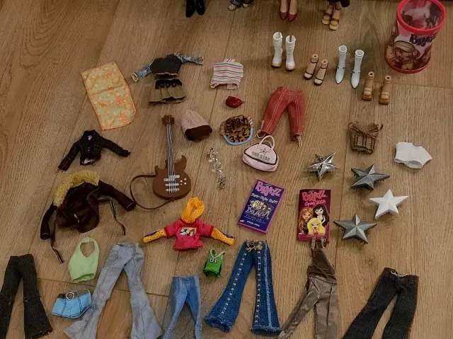 LOTE BRATZ ORIGINAL 2000s MGA