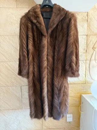 Abrigo piel sintético marrón