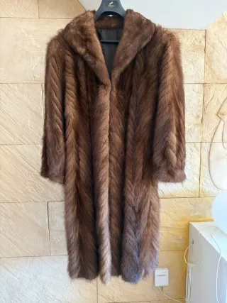 Abrigo piel sintético marrón