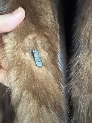 Abrigo piel sintético marrón