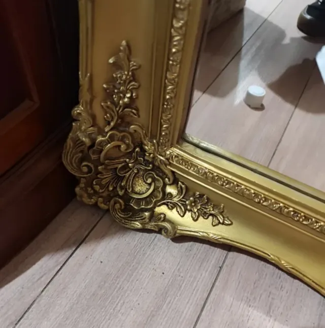 Espejo decorativo dorado