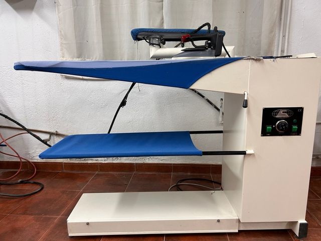 Plancha profesional con mesa de aspiración