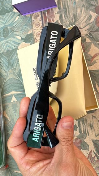 Gafas de sol Axel Arigato negras y amarillas