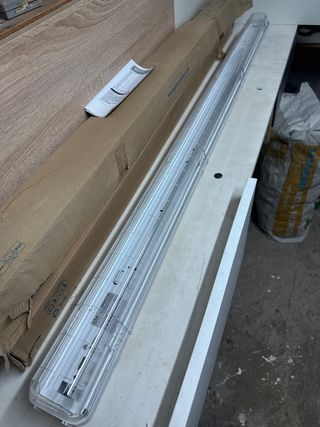 Pantalla para tubo fluorescente