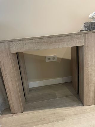 Mesa de comedor de madera