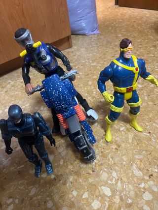 Figuras de Acción: Action Man, Robocop, Cíclope