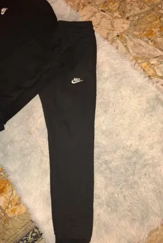 Conjunto Nike Negro Sudadera y Pantalón