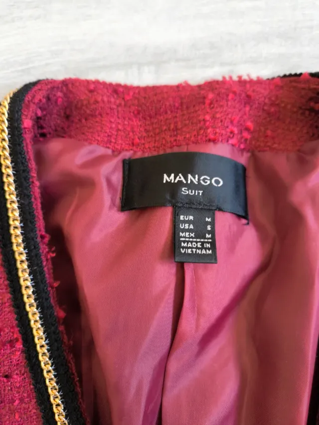 Chaqueta Tweed Roja y Negra con Cadena Dorada