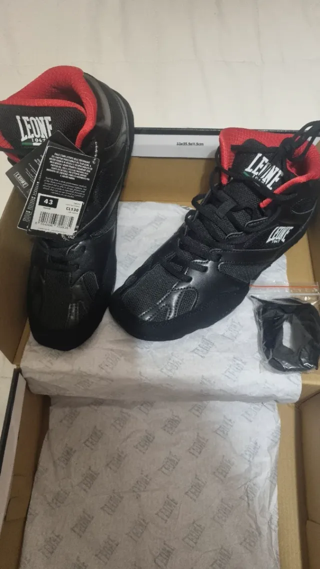 Zapatillas Boxeo Leone Negras y Rojas