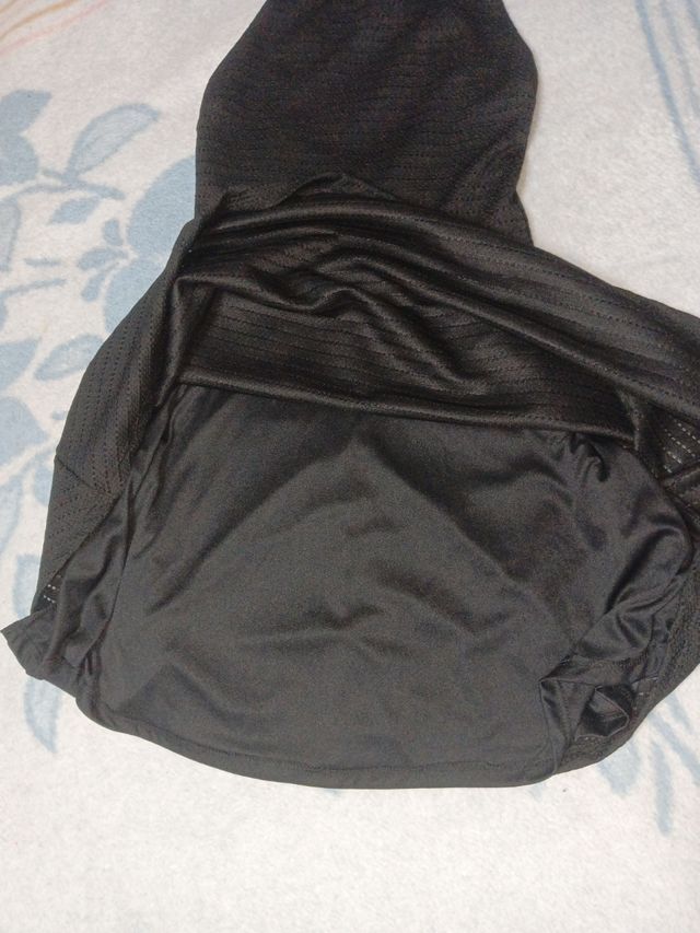 Vestido negro corto