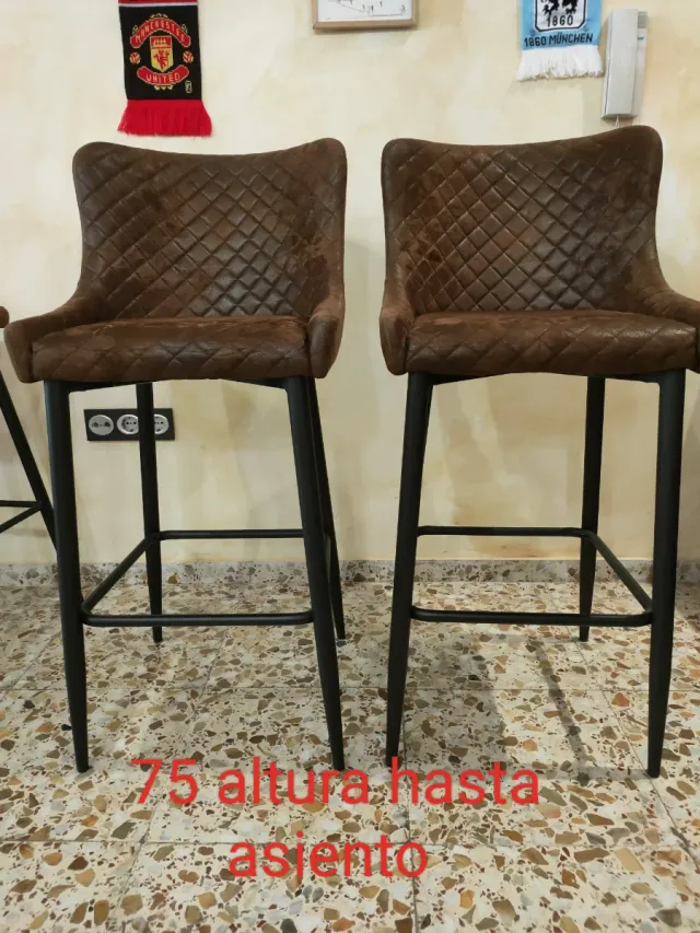 2 Taburetes altos respaldo tapizados