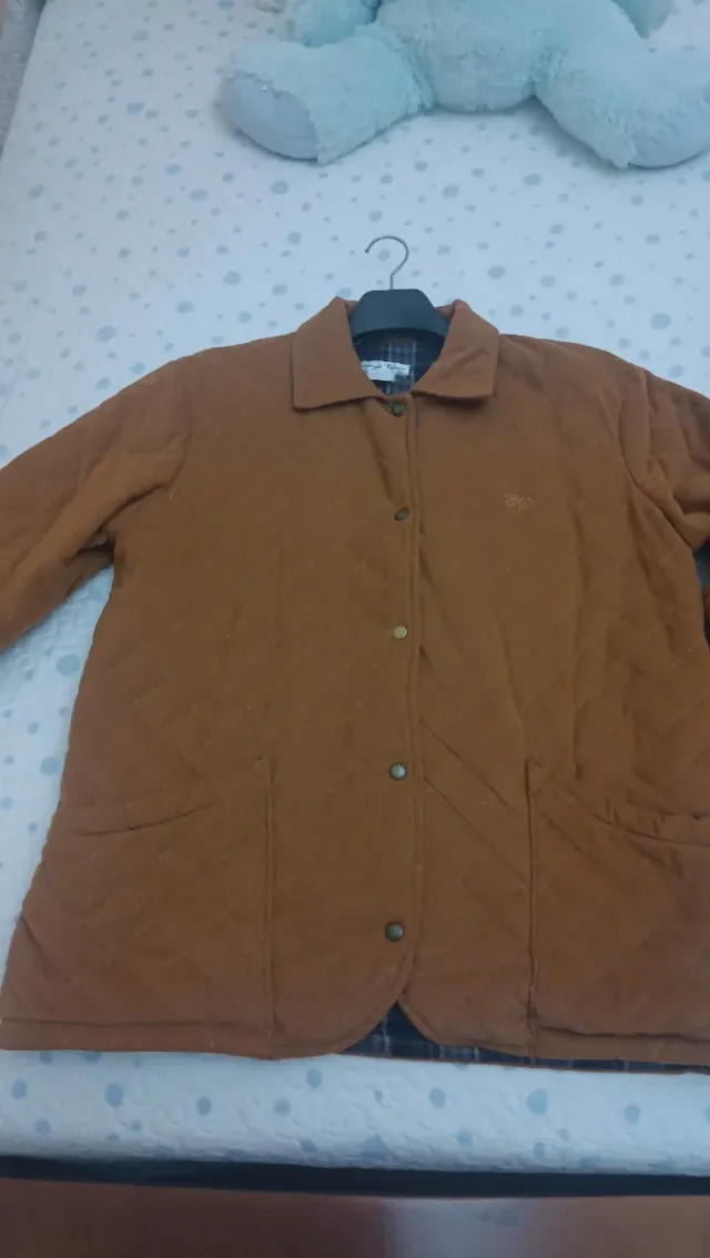 Chaquetón acolchado marrón