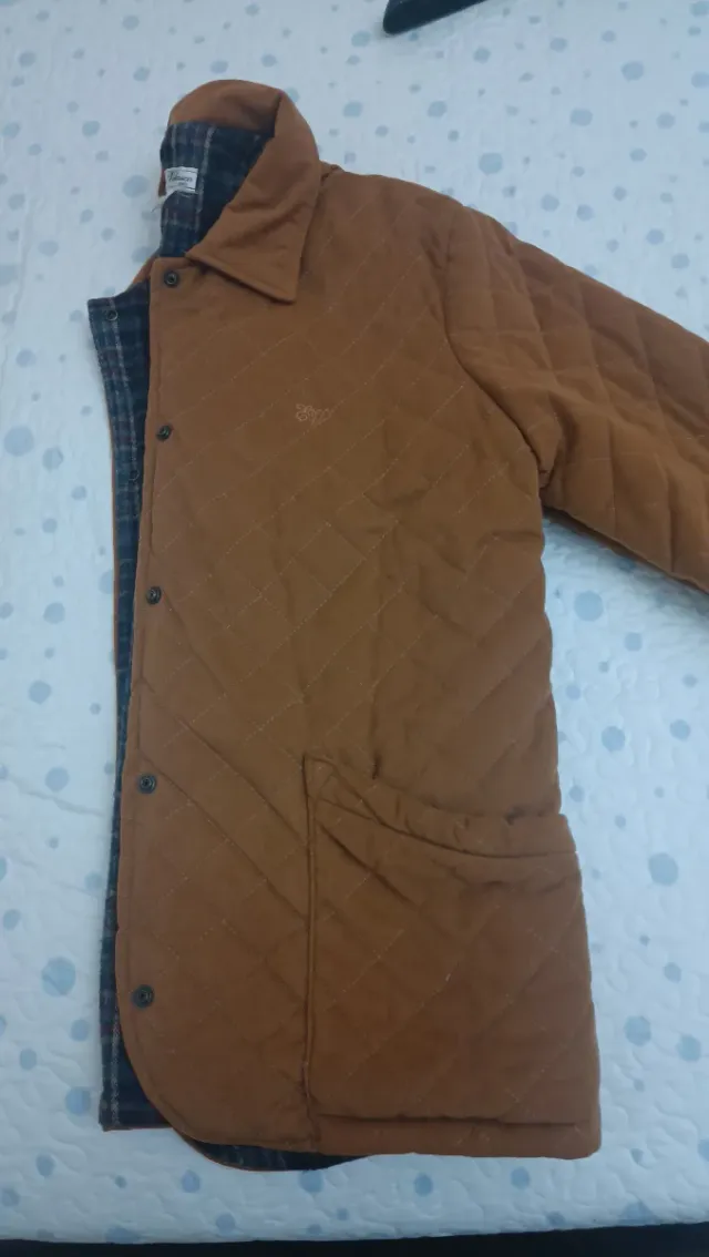 Chaquetón acolchado marrón