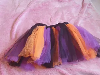 Tutu de tul naranja, morado y negro