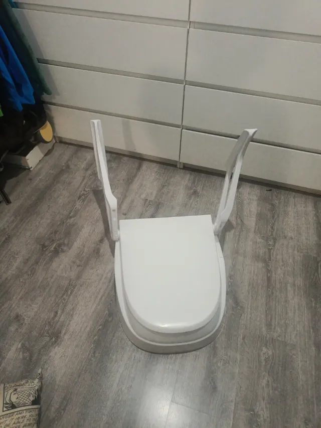 Alzador WC para baño