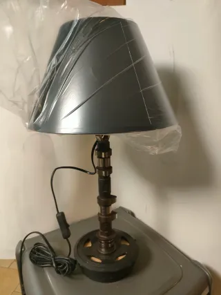 Lampada da tavolo albero a camme