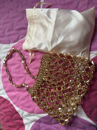 Bolso abalorios dorado con bolsa interior