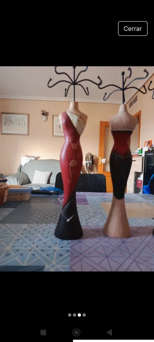 Figuras Joyero Vestido Rojo y Negro