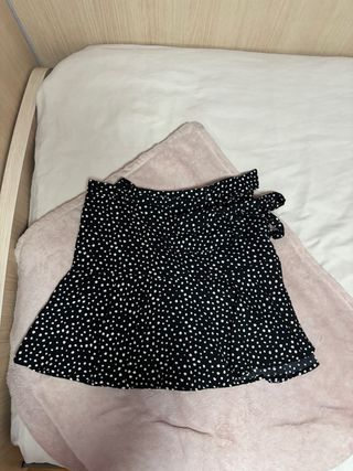 Falda pantalón negra lunares blancos