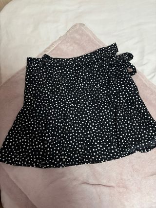 Falda pantalón negra lunares blancos