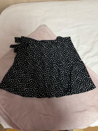 Falda pantalón negra lunares blancos