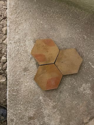 Baldosa hidráulica antigua hexagonal