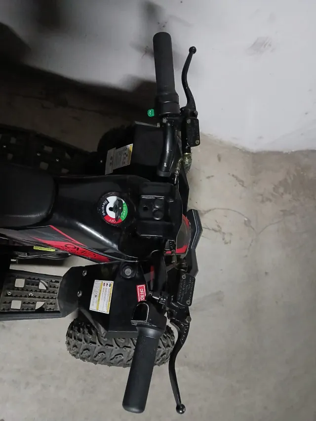 Quad eléctrico infantil OVEX R8