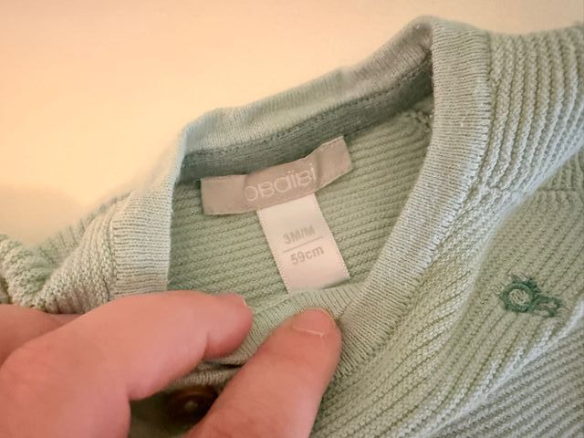 Conjuntos bebé punto beis y verde