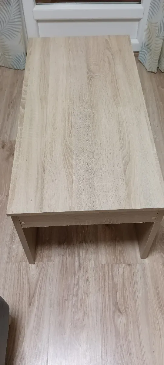 Mesita elevable - madera y metal - Mudanza