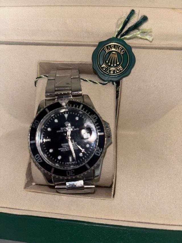 Orologio in scatola e in perfette condizioni