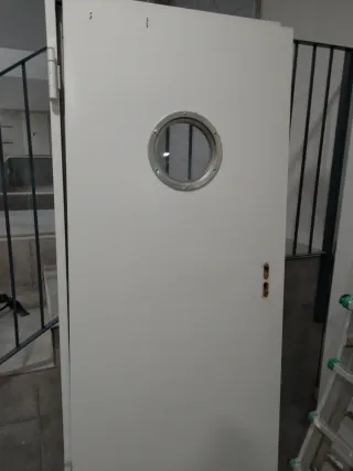 Puerta Cortafuegos con Ventana Redonda