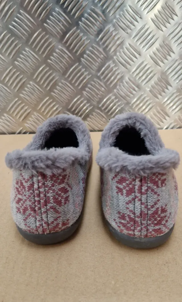 Zapatillas de estar por casa, Antea, talla 38.