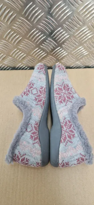 Zapatillas de estar por casa, Antea, talla 38.